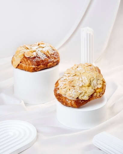 PAIN AU CHOCOLAT ET AUX AMANDES